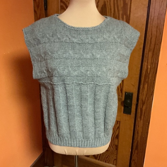 Vintage Gray Cable Knit Sweater Vest Sleeveless Cottagecore - Picture 4 of 10